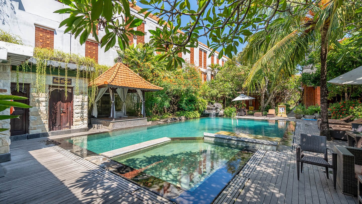 Adidharmahotellegian - Pool